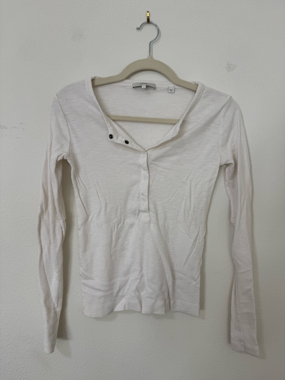 Vince Long-Sleeve Henley Top in white size small